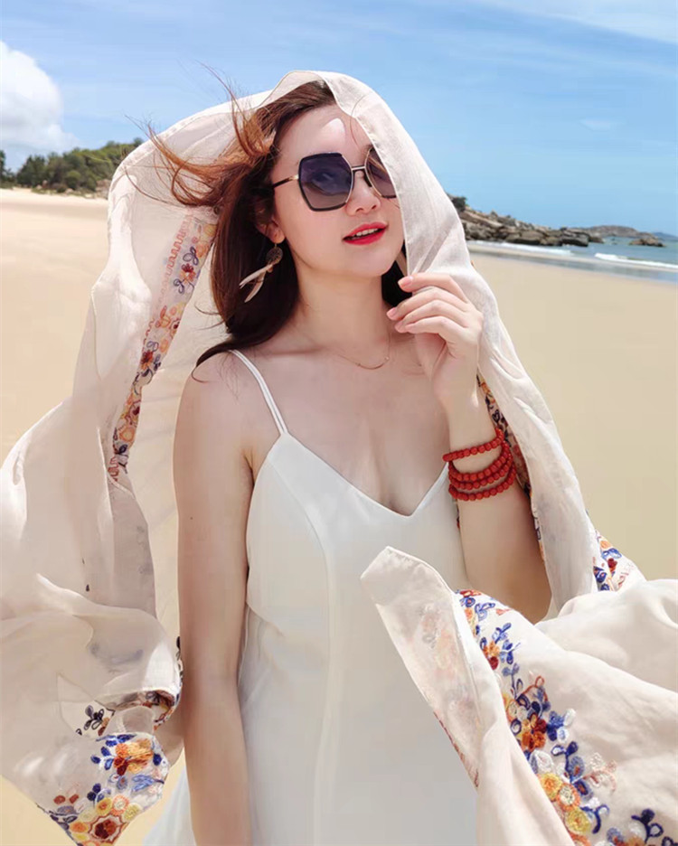 夏季民族风刺绣防晒披肩沙漠旅游海边沙滩丝巾薄款度假围巾女披肩
