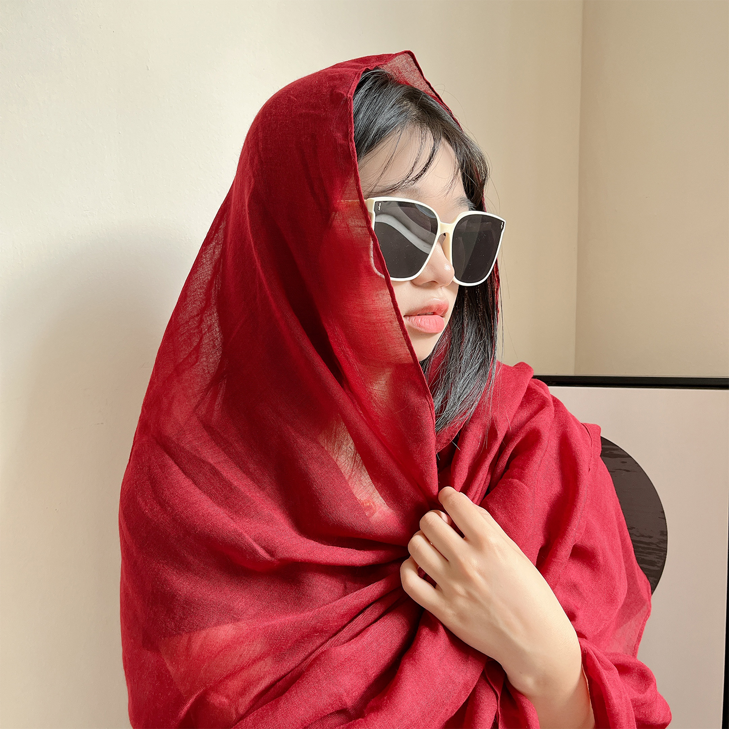 大红色棉麻旅游2024新款经典纯色优雅气质女丝巾薄款百搭长款围巾