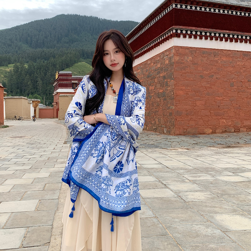 川西旅游穿搭民族风披肩女外搭春夏季高级感2024新款云南西藏丝巾
