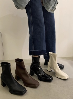 法白色短靴靴子2023秋冬力新款高级RZE感粗跟马丁靴超火弹式瘦女