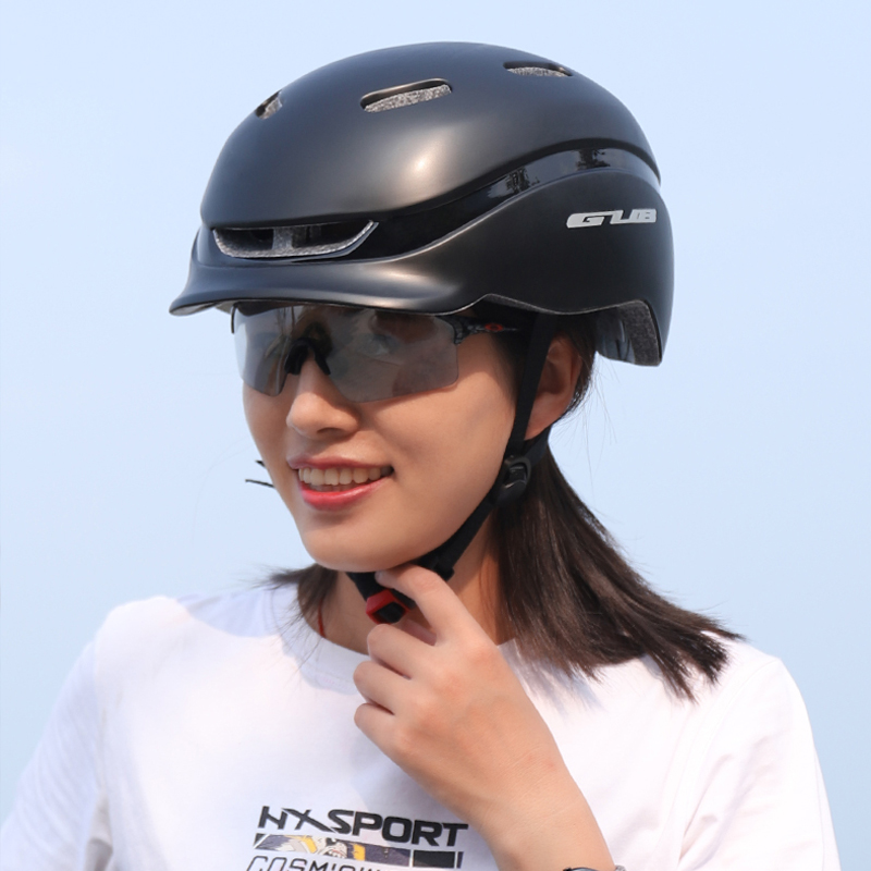 新品GUB山地车自行车滑板安全帽一体通用骑行头盔带灯可调节