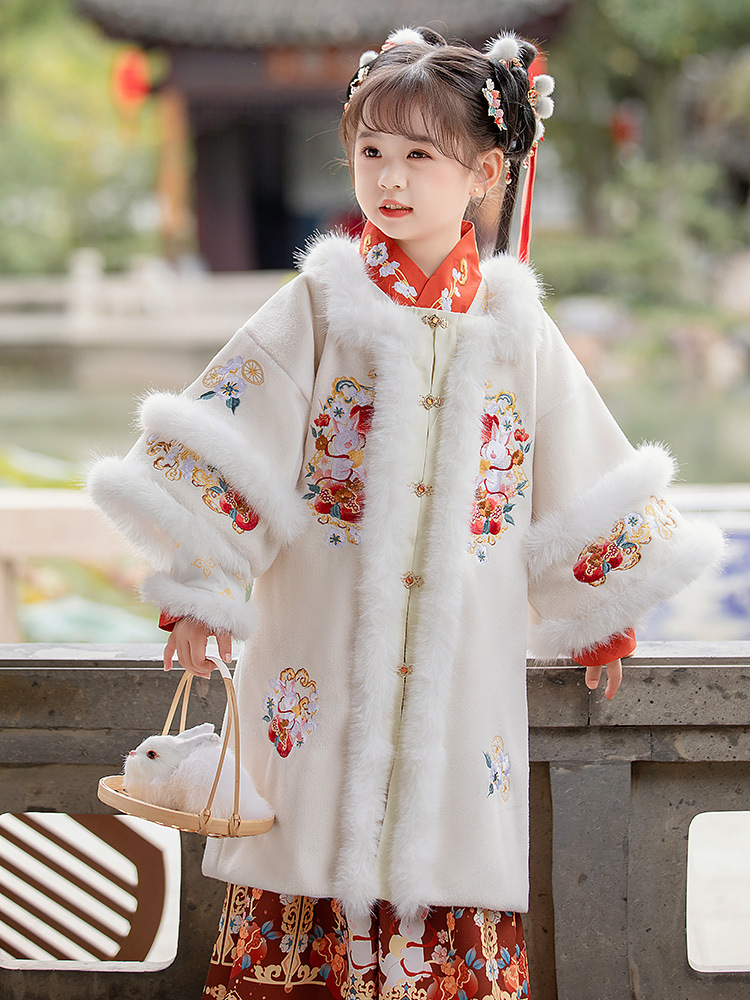 女童古装汉服冬装白色超仙明制马面裙儿童唐装过年拜年服春季